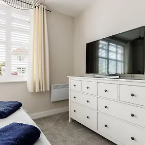 Modern 2 Bed, Cliff & Parking, F6 Apartment Bournemouth